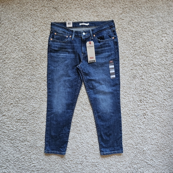 NWT Levi's Women's Boyfriend Jeans Mid Rise Tapered Leg Sz 10; 30x27 - Picture 1 of 7